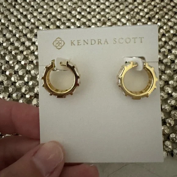 NWT Kendra Scott Jamie Huggie Earring - Picture 3 of 5